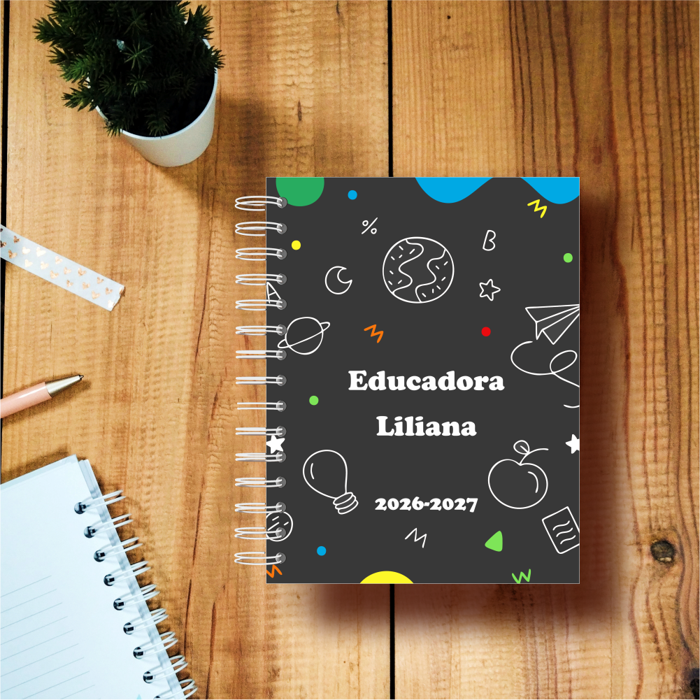 Agenda da educadora capa fundo escuro com elementos escolares